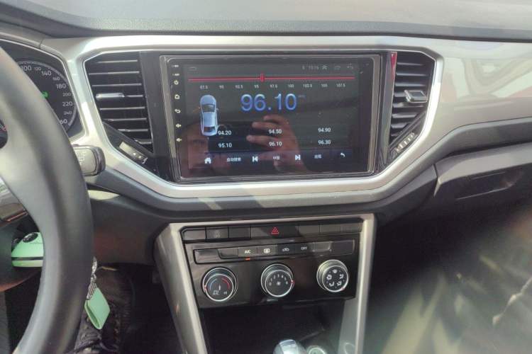 Used Volkswagen T-ROC 2020 280TSI DSG Two-Wheel Drive Advanced Version Audio And AC Panel