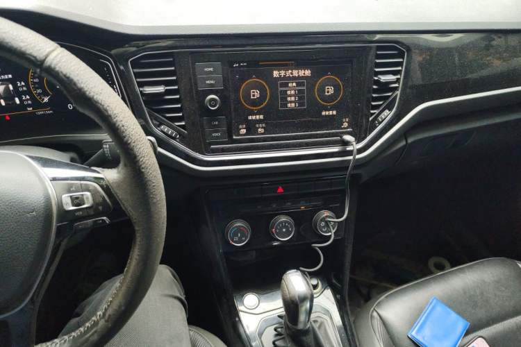 Used Volkswagen T-ROC 2020 280TSI DSG Two-Wheel Drive Comfort Version Audio And AC Panel