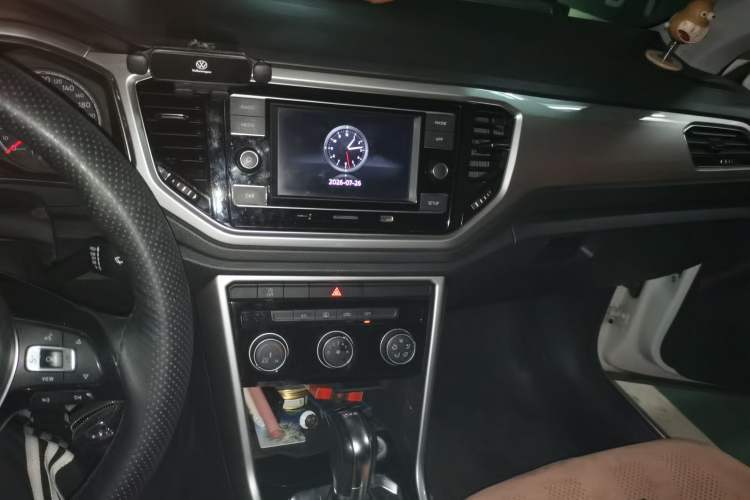 Used Volkswagen T-ROC 2020 280TSI DSG Two-Wheel Drive Advanced Version Audio And AC Panel