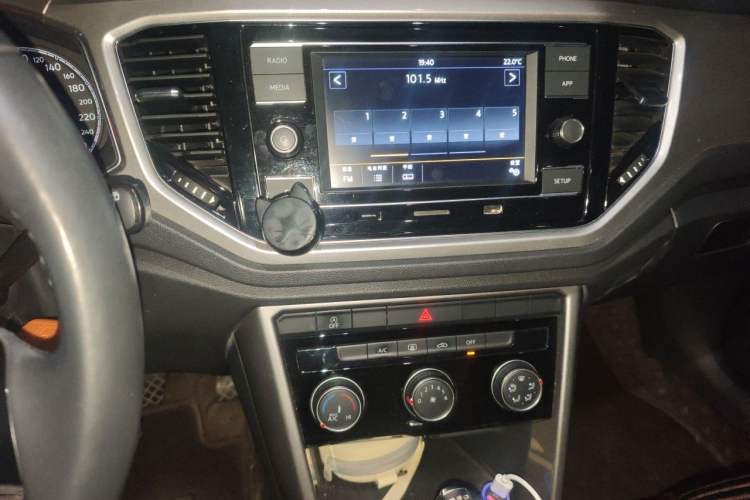 Used Volkswagen T-ROC 2020 280TSI DSG Two-Wheel-Drive Elite Version Audio And AC Panel