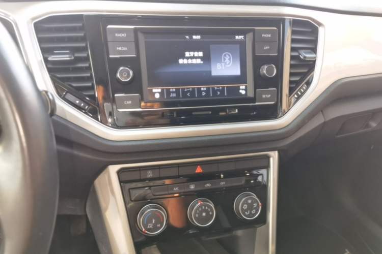 Used Volkswagen T-ROC 2020 230TSI DSG Two-Wheel Drive Advanced Version Audio And AC Panel