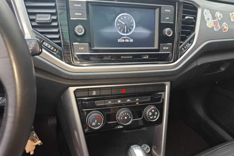 Used Volkswagen T-ROC 2020 280TSI DSG Two-Wheel Drive Advanced Version Audio And AC Panel