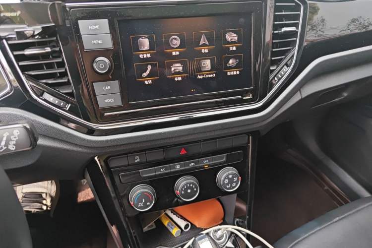 Used Volkswagen T-ROC 2020 280TSI DSG Two-Wheel Drive Comfort Version Audio And AC Panel