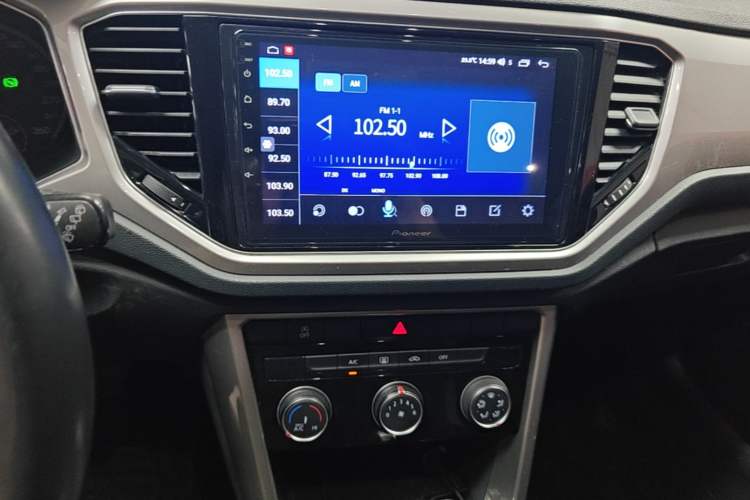 Used Volkswagen T-ROC 2020 280TSI DSG Two-Wheel Drive Advanced Version Audio And AC Panel