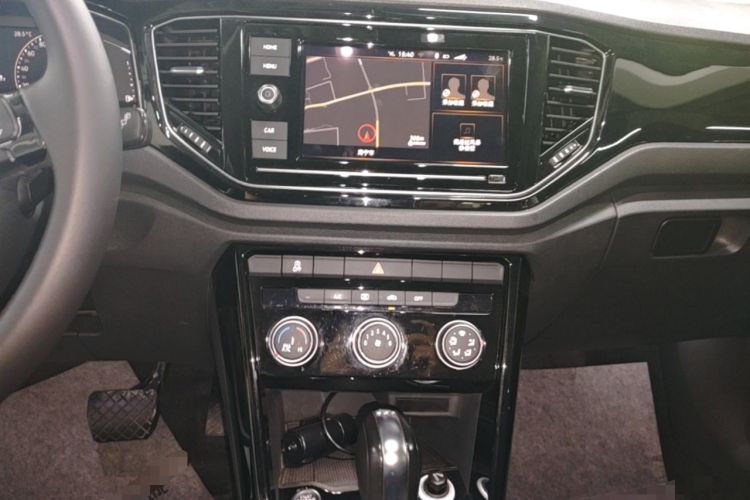 Used Volkswagen T-ROC 2020 280TSI DSG Two-Wheel Drive Comfort Version Audio And AC Panel
