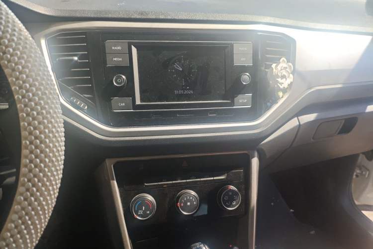 Used Volkswagen T-ROC 2020 230TSI DSG Two-Wheel Drive Advanced Version Audio And AC Panel