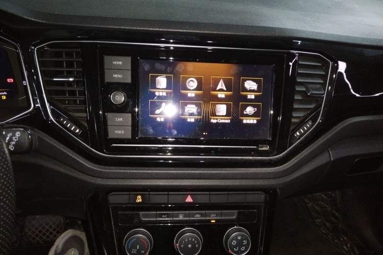 Used Volkswagen T-ROC 2020 280TSI DSG Two-Wheel Drive Comfort Version Audio And AC Panel