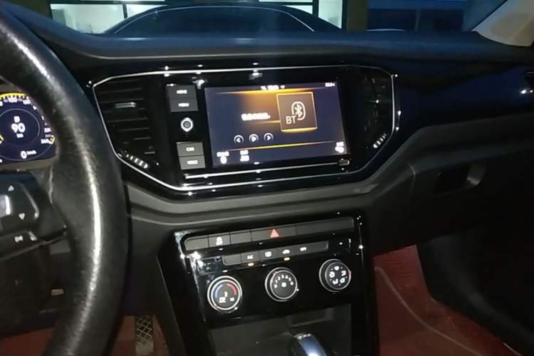 Used Volkswagen T-ROC 2020 280TSI DSG Two-Wheel Drive Comfort Version Audio And AC Panel