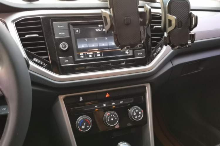 Used Volkswagen T-ROC 2020 230TSI DSG Two-Wheel Drive Advanced Version Audio And AC Panel