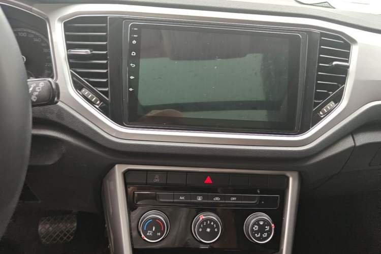 Used Volkswagen T-ROC 2020 230TSI DSG Two-Wheel Drive Advanced Version Audio And AC Panel