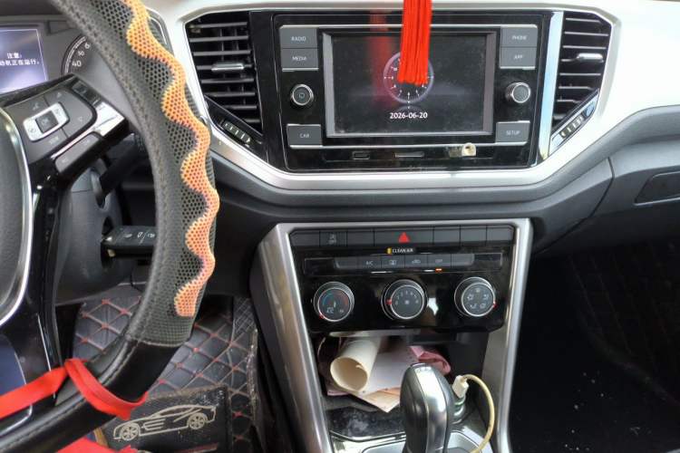 Used Volkswagen T-ROC 2020 230TSI DSG Two-Wheel Drive Advanced Version Audio And AC Panel