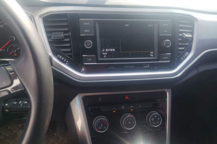 Used Volkswagen T-ROC 2020 280TSI DSG Two-Wheel-Drive Elite Version Audio And AC Panel