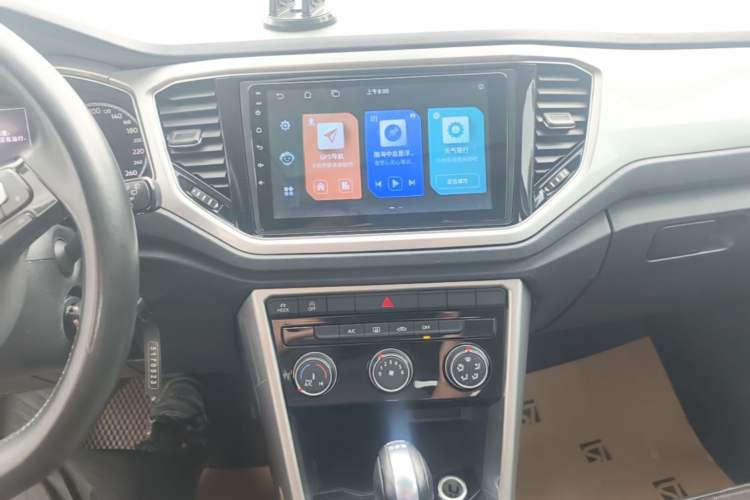Used Volkswagen T-ROC  Audio And AC Panel