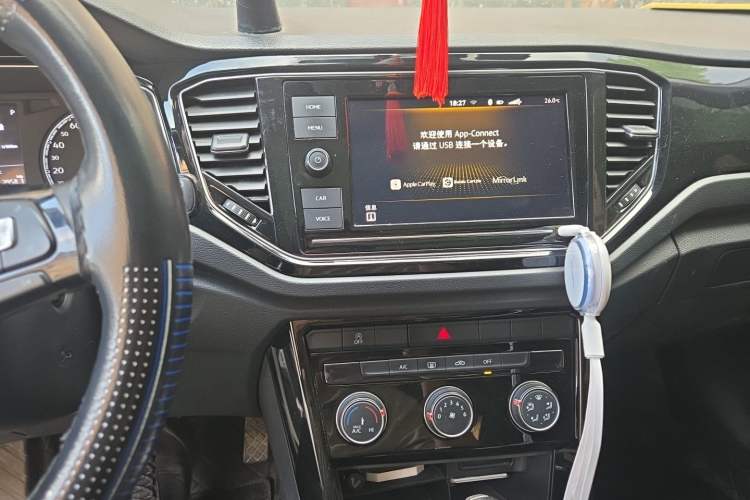 Used Volkswagen T-ROC 2020 280TSI DSG Two-Wheel Drive Comfort Version Audio And AC Panel