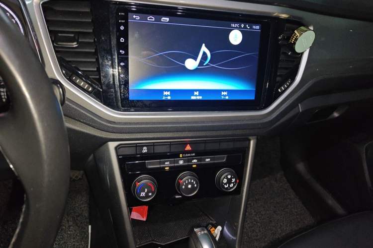 Used Volkswagen T-ROC 2020 230TSI DSG Two-Wheel Drive Advanced Version Audio And AC Panel