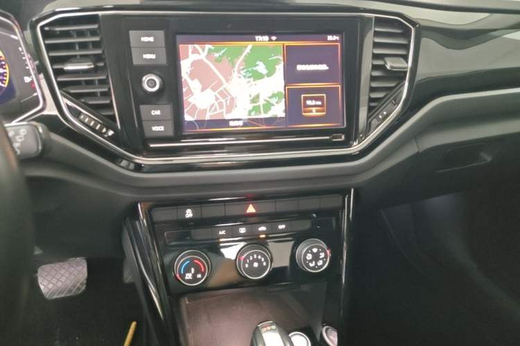 Used Volkswagen T-ROC 2020 280TSI DSG Two-Wheel Drive Comfort Version Audio And AC Panel