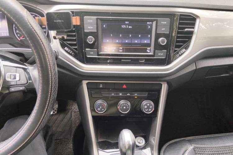 Used Volkswagen T-ROC 2020 280TSI DSG Two-Wheel Drive Advanced Version Audio And AC Panel