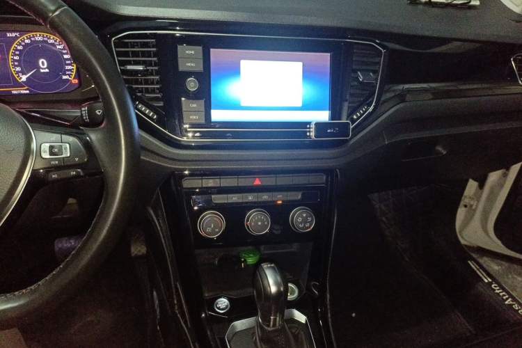 Used Volkswagen T-ROC 2020 280TSI DSG Two-Wheel Drive Comfort Version Audio And AC Panel