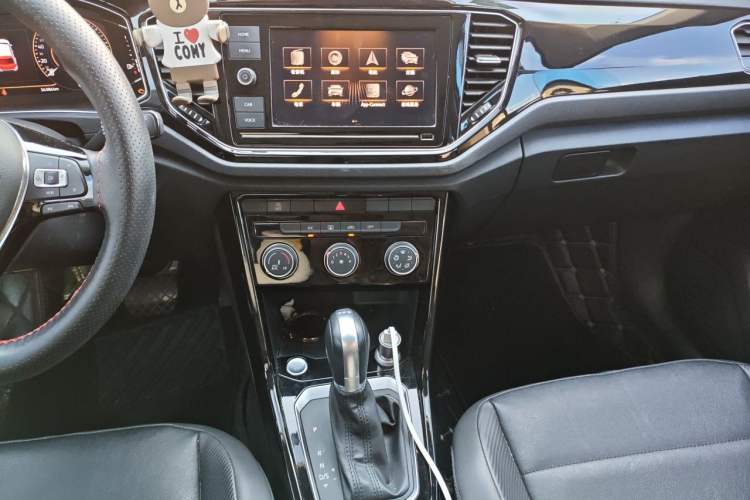 Used Volkswagen T-ROC 2020 280TSI DSG Two-Wheel Drive Comfort Version Audio And AC Panel