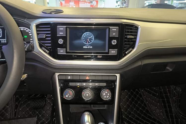 Used Volkswagen T-ROC 2020 230TSI DSG Two-Wheel Drive Advanced Version Audio And AC Panel