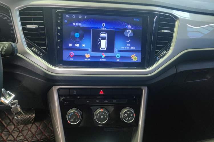 Used Volkswagen T-ROC 2020 230TSI DSG Two-Wheel Drive Advanced Version Audio And AC Panel