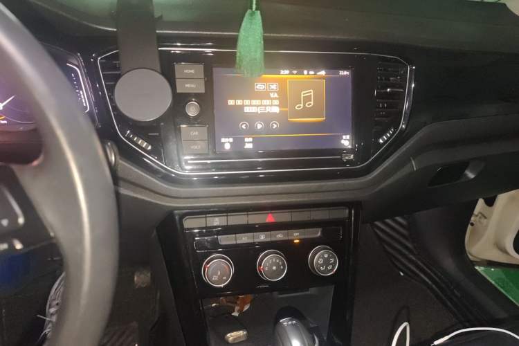 Used Volkswagen T-ROC 2020 280TSI DSG Two-Wheel Drive Comfort Version Audio And AC Panel