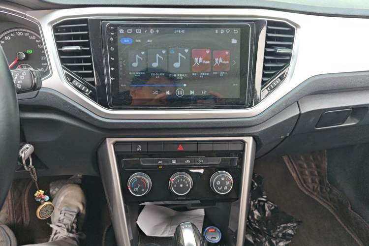 Used Volkswagen T-ROC 2020 280TSI DSG Two-Wheel Drive Advanced Version Audio And AC Panel
