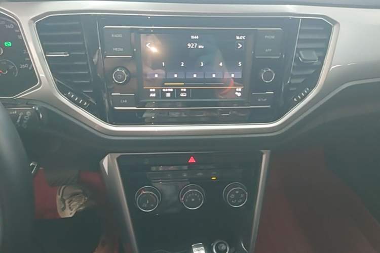 Used Volkswagen T-ROC 2020 230TSI DSG Two-Wheel Drive Advanced Version Audio And AC Panel