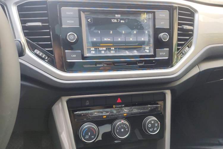 Used Volkswagen T-ROC 2020 230TSI DSG Two-Wheel Drive Advanced Version Audio And AC Panel
