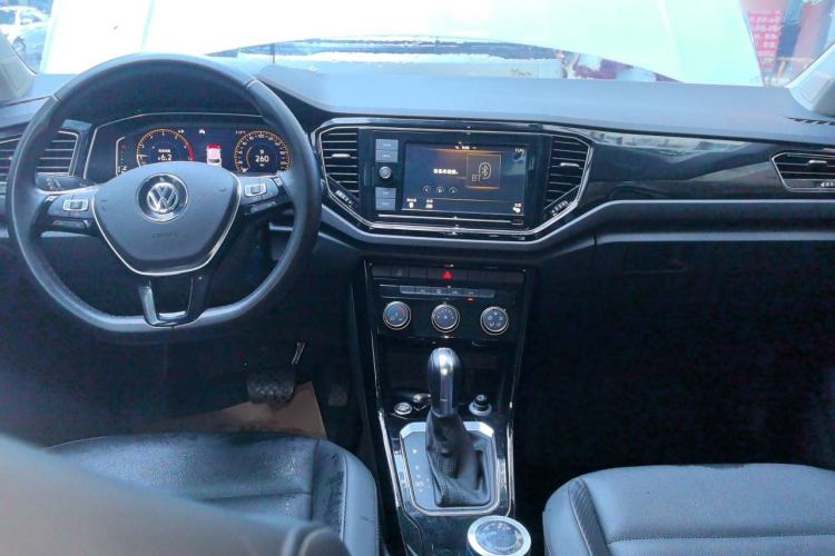 Used Volkswagen T-ROC 2020 280TSI DSG Two-Wheel Drive Comfort Version Center Console