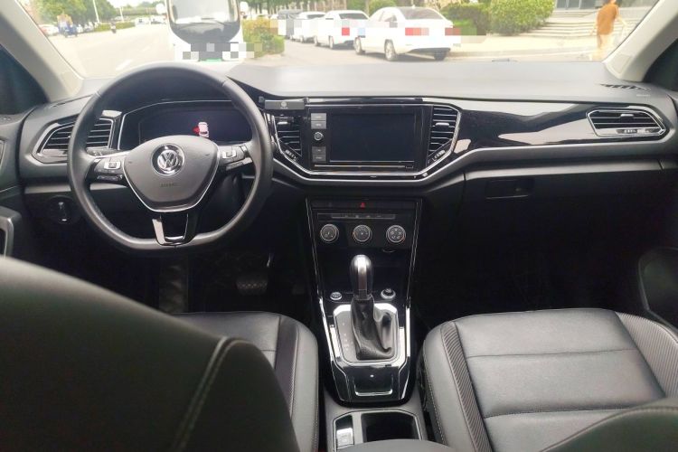 Used Volkswagen T-ROC 2020 280TSI DSG Two-Wheel Drive Comfort Version Center Console