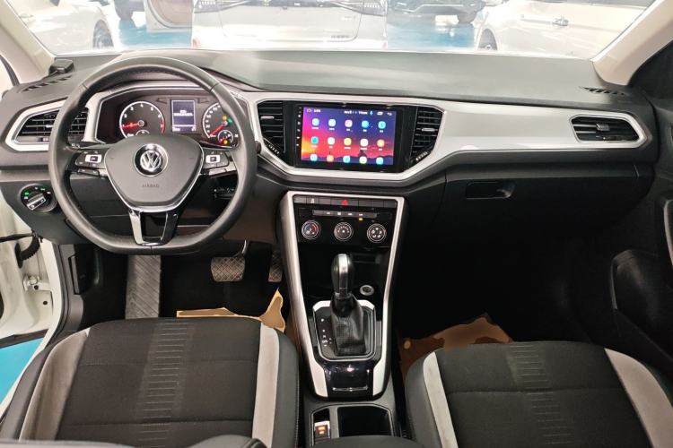 Used Volkswagen T-ROC 2020 230TSI DSG Two-Wheel Drive Advanced Version Center Console