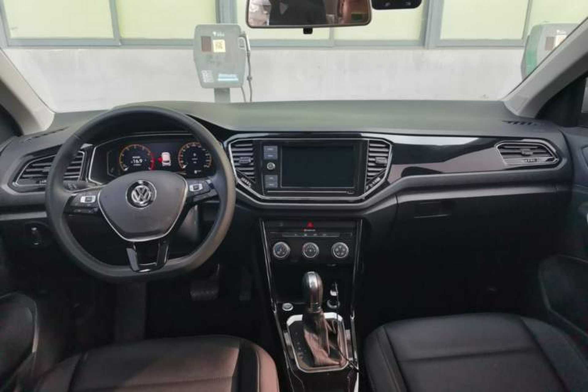 Used Volkswagen T-ROC 2020 280TSI DSG Two-Wheel Drive Comfort Version Center Console