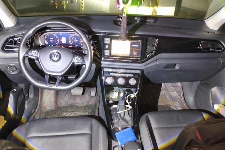 Used Volkswagen T-ROC 2020 280TSI DSG Two-Wheel Drive Comfort Version Center Console