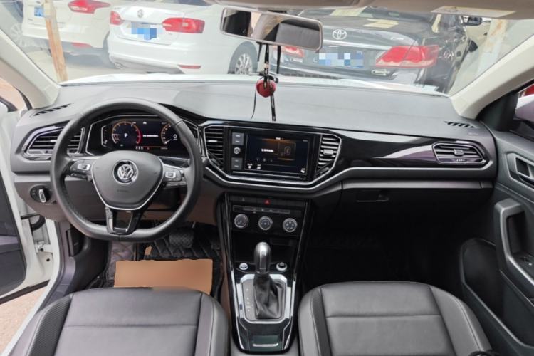 Used Volkswagen T-ROC 2020 280TSI DSG Two-Wheel Drive Comfort Version Center Console