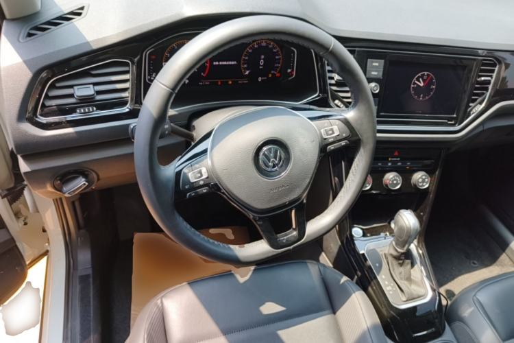 Used Volkswagen T-ROC 2020 280TSI DSG Two-Wheel Drive Comfort Version Center Console