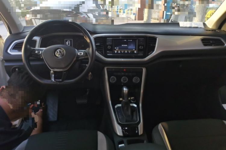 Used Volkswagen T-ROC 2020 230TSI DSG Two-Wheel Drive Advanced Version Center Console