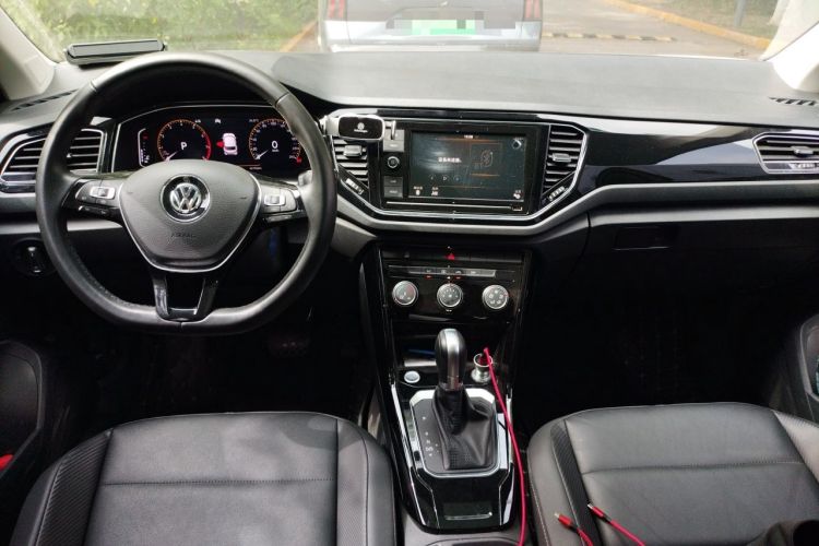 Used Volkswagen T-ROC 2020 280TSI DSG Two-Wheel Drive Comfort Version Center Console