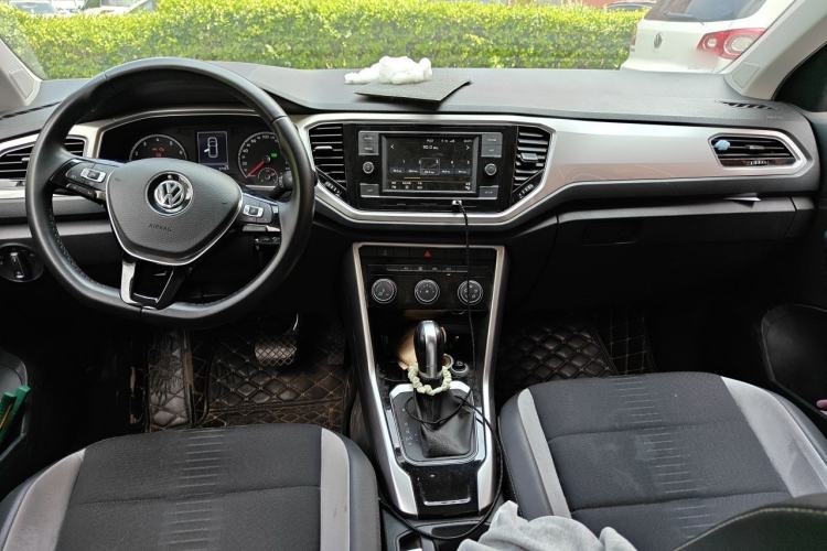 Used Volkswagen T-ROC 2020 230TSI DSG Two-Wheel Drive Advanced Version Center Console