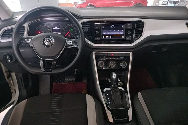 Used Volkswagen T-ROC 2020 230TSI DSG Two-Wheel Drive Advanced Version Center Console