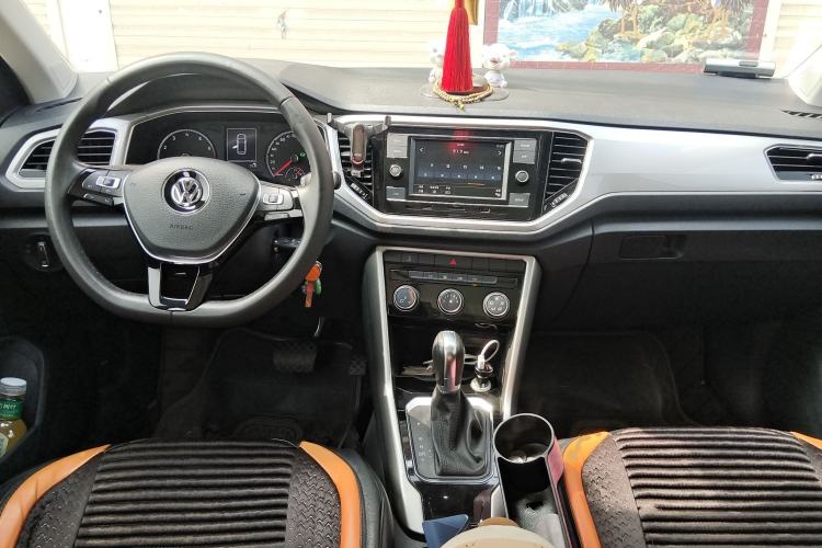 Used Volkswagen T-ROC 2020 230TSI DSG Two-Wheel Drive Advanced Version Center Console