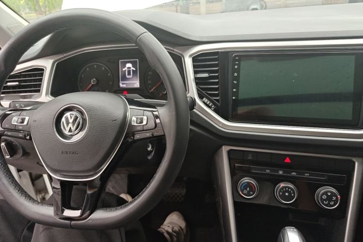 Used Volkswagen T-ROC 2020 230TSI DSG Two-Wheel Drive Advanced Version Center Console