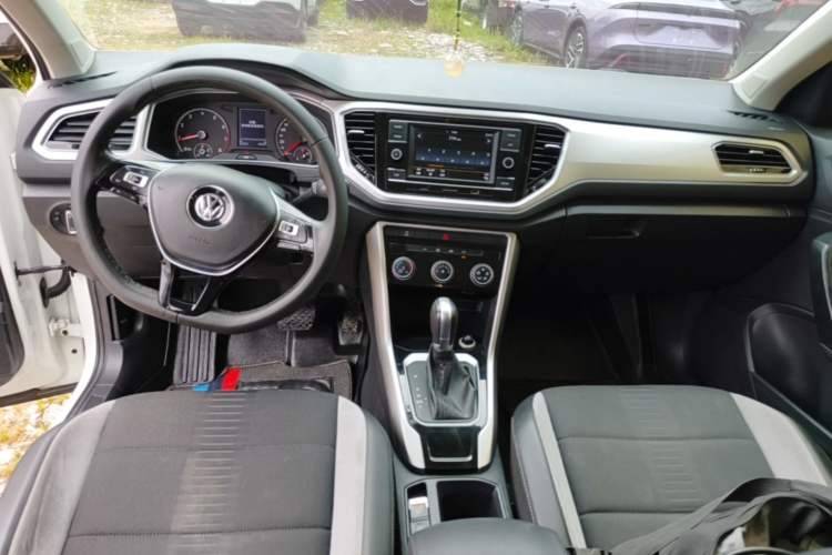 Used Volkswagen T-ROC 2020 230TSI DSG Two-Wheel Drive Advanced Version Center Console