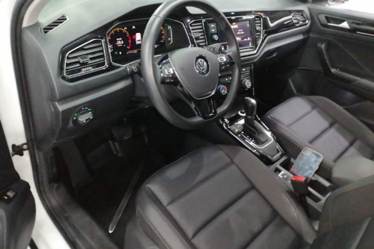 Used Volkswagen T-ROC 2020 280TSI DSG Two-Wheel Drive Comfort Version Center Console