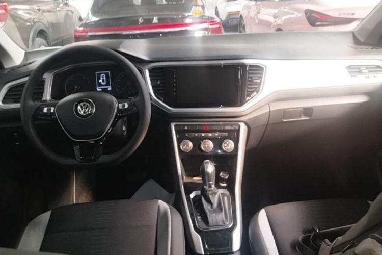Used Volkswagen T-ROC 2020 280TSI DSG Two-Wheel-Drive Elite Version Center Console
