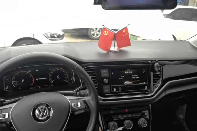 Used Volkswagen T-ROC 2020 280TSI DSG Two-Wheel Drive Comfort Version Center Console