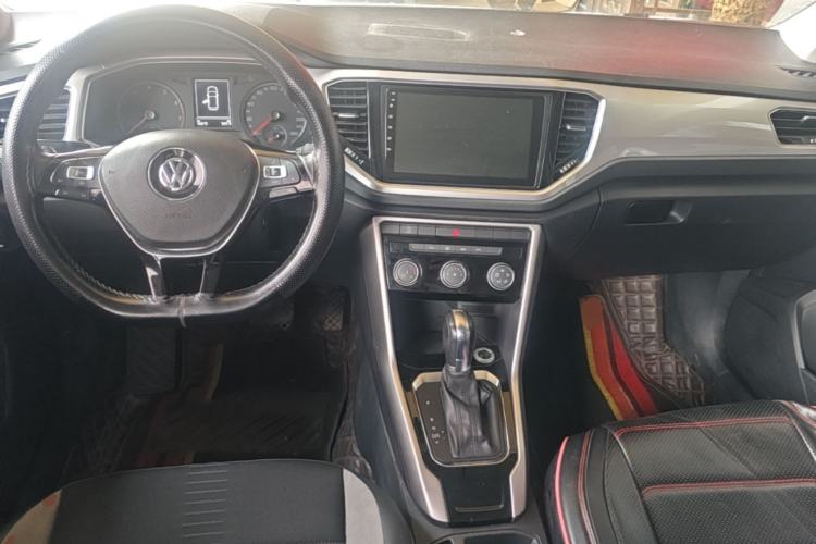 Used Volkswagen T-ROC 2020 280TSI DSG Two-Wheel-Drive Elite Version Center Console
