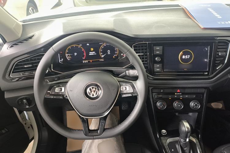 Used Volkswagen T-ROC 2020 280TSI DSG Two-Wheel Drive Comfort Version Center Console