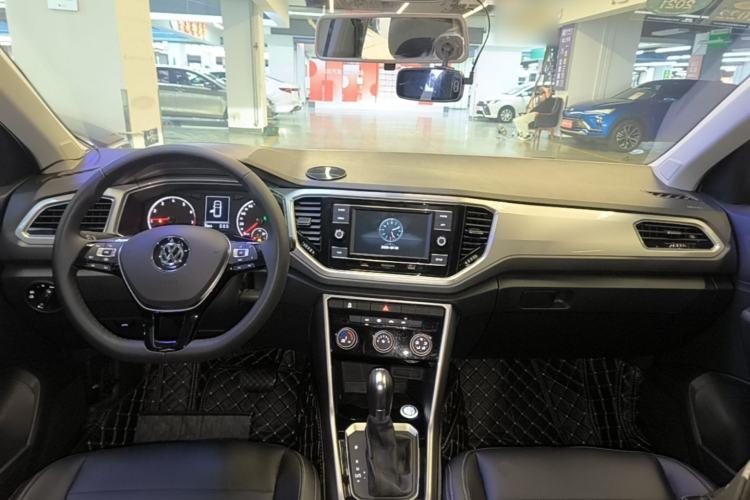Used Volkswagen T-ROC 2020 230TSI DSG Two-Wheel Drive Advanced Version Center Console
