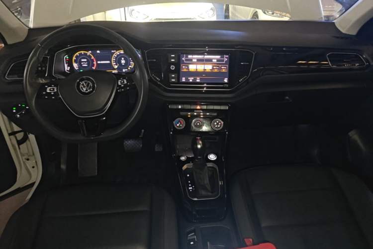 Used Volkswagen T-ROC 2020 280TSI DSG Two-Wheel Drive Comfort Version Center Console